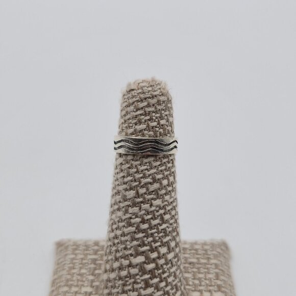 Size 3.25 Sterling Silver Wavy Lines Toe Ring A3975 - Picture 1 of 7